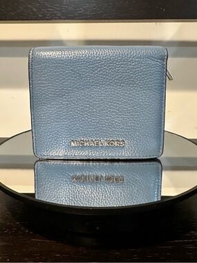 Michael Kors Mercer Carryall Leather Wallet Light Blue Compact Card Holder